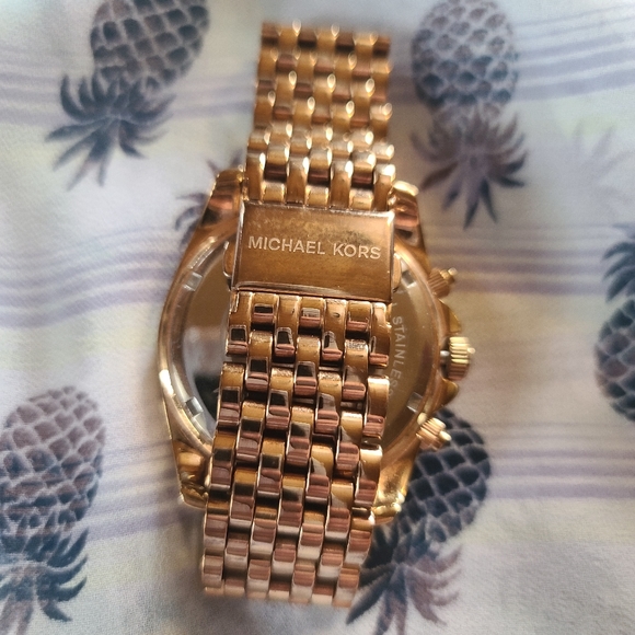 Micheal Kors Watch - Picture 2 of 5